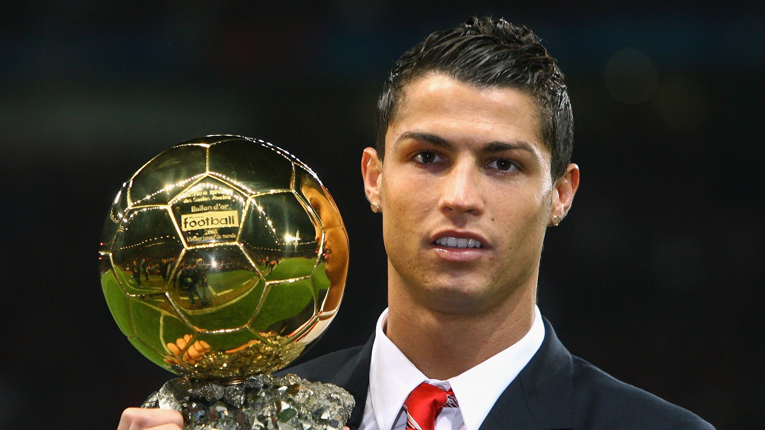 开云真人体育娱乐-传奇回归！C罗助球队晋级欧冠四强，c罗欧洲杯助攻